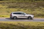 Volvo V60 D4 Momemtum 2018 года (UK)